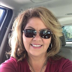 Meet your Posher, Annmarie